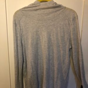 3/$15 tops!! Long Sleeve Hooded tee